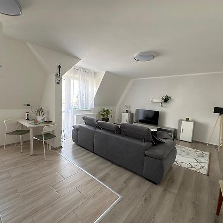Ueber Den Daechern Von Halle Halle  Esterno foto
