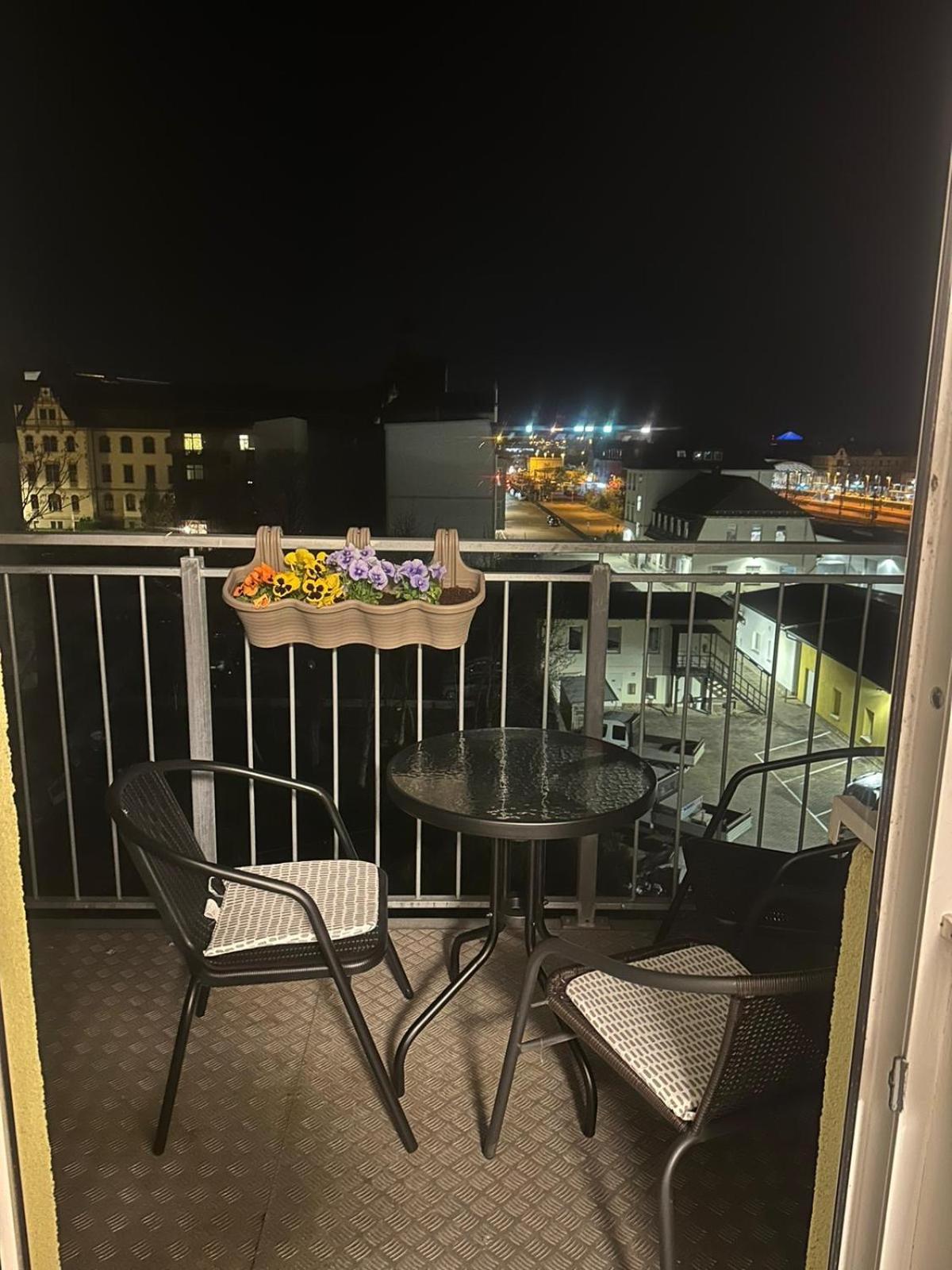 Ueber Den Daechern Von Halle Halle  Esterno foto