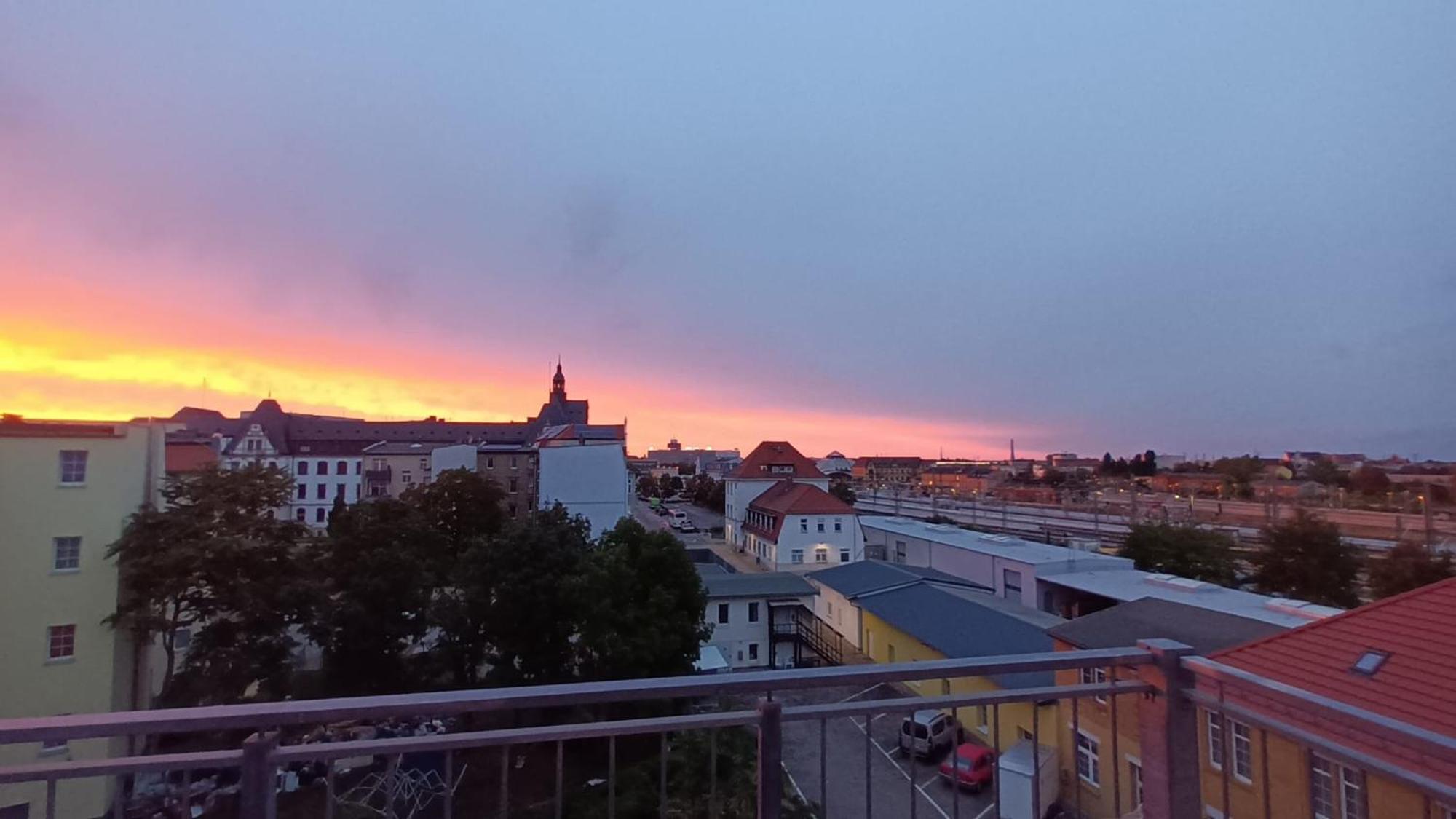 Ueber Den Daechern Von Halle Halle  Esterno foto